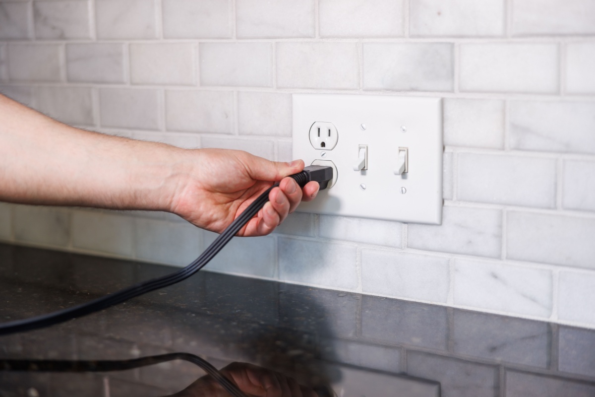 Featured image for “Reasons an Outlet Isn’t Working: Wiring, Circuit Breaker & More”